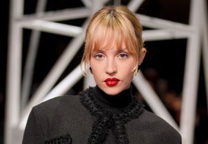 Fini le carré : Angèle adopte la coupe « shag » et retrouve ses longueurs 