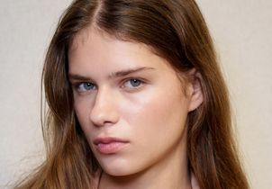 Qu’est-ce que le latté thé, cette nuance de blond qui s'inspire du thé anglais ?