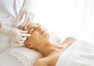 Médecine esthétique : nos 8 red flags pour éviter les arnaques