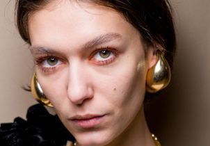 Ces produits malins préparent la peau au maquillage tout en la protégeant des UV