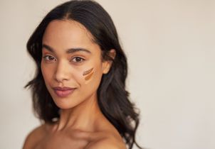 La règle des 3 étapes pour (enfin) trouver sa teinte de fond de teint idéale