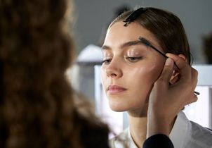 Sourcils clairsemés : cette astuce toute simple avec du gel à sourcils fait vraiment la différence