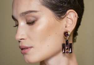 « Blush triste » : l'étonnante tendance maquillage qui flatte toutes les carnations 