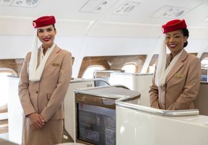 Qu’est-ce que la trend du Cabin Crew make-up sur TikTok ? L’ultime gage de durabilité de votre maquillage