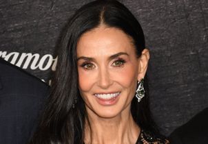 À 63 ans, Demi Moore ne jure que par ce mascara iconique pour des cils XXL