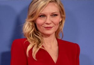 Ondulations glamour et teint velouté : Kirsten Dunst réveille le look « Old Hollywood » (et on veut tout copier)
