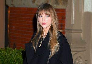 Taylor Swift troque son blond iconique pour un carré brun façon 90’s (et on adore)