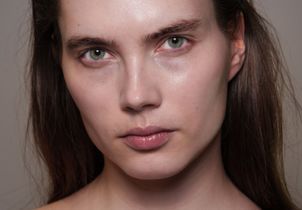 Rouge à lèvres : trouver son nude parfait devient plus simple grâce à cette astuce surprenante
