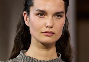 Voici l’astuce maligne pour redéfinir sa mâchoire sans chirurgie 