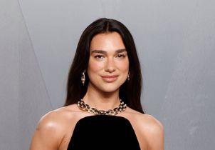 Plus moderne que la French, cette manucure aperçue sur Dua Lipa séduit les futures mariées
