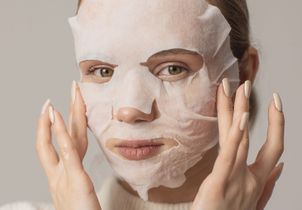 Épilation, peeling… Ces soins beauté que les pros recommandent d'éviter juste avant de prendre l’avion