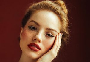 Glowery imagine le premier soin qui calme la peau après un baiser un peu trop piquant