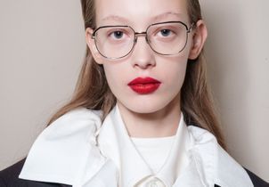 « La bouche de poisson » : le geste utile pour éliminer les tensions de la mâchoire et s’offrir un effet botox naturel 