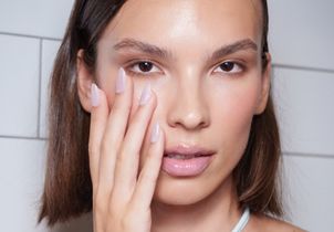 Faux ongles à coller : tendance incontournable ou vrai désastre pour vos ongles ?