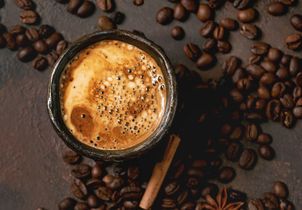 Pourquoi les parfums au café sont la nouvelle obsession de la Gen Z ?