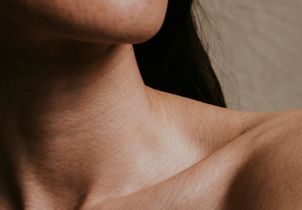 4 conseils faciles d'un dermatologue pour atténuer les rides du cou