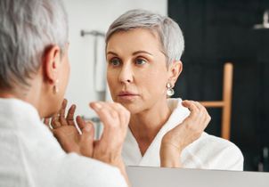 Ces rides sur le visage ne seraient pas dues au vieillissement mais au manque d'hydratation selon une dermatologue