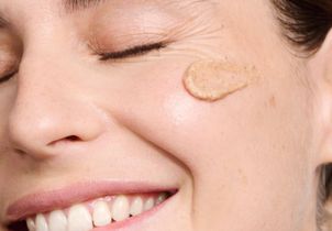 Gel nettoyant ou crème purifiante : quelles différences et quel soin choisir selon son type de peau ?