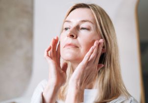 Vieillissement de la peau : ces signes discrets qui apparaissent bien avant les rides