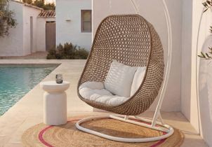 15 essentiels pour créer un coin lecture extérieur ultra cosy