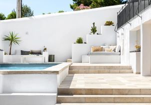 Les idées des architectes pour aménager une terrasse inspirée par la Grèce 
