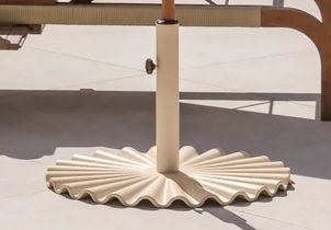5 pieds de parasol solides et design pour décorer la terrasse