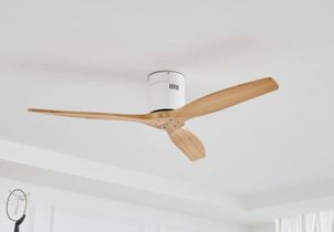Ces 3 ventilateurs de plafond à moins de 280 € rafraîchissent la pièce avec style