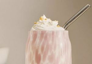 Ces verres originaux sont parfaits pour déguster un café latte frappé