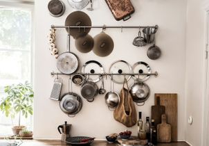 4 solutions de rangements de cuisine pratiques pour les couvercles