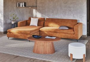 Table basse en bois, l’atout charme indémodable des salons chic