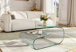 Table transparente : l’atout déco tendance pour agrandir l’espace