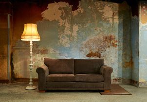 Comment cacher un mur moche sans travaux ?