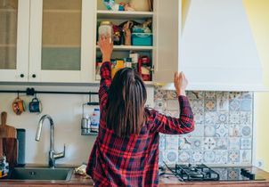 « FIFO », la méthode simple pour des placards de cuisine toujours organisés