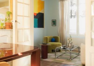 Aux portes de Paris, une maison familiale se mue en cocon coloré ultra lumineux