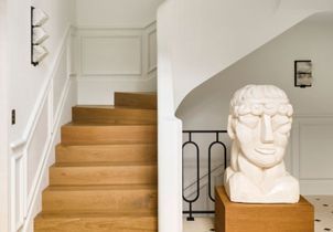 En Bourgogne, une maison de collectionneurs au décor classique et contemporain