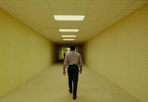 « Backrooms », connaissez-vous la légende d’internet qui se cache derrière le film phénomène ? 
