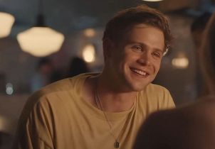 Qui est Leo Woodall, la révélation de « Bridget Jones : Folle de lui » et de « Un Jour » ?