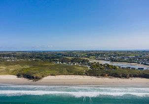 Été 2026 : voici les plages préférées des Français où lézarder sur le sable