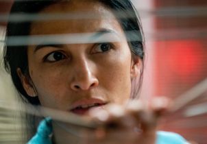 « The Cleaning Lady  » : c’est quoi cette série thriller psychologique devenue une obsession sur Netflix ?