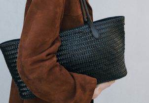 Ce sac en cuir tressé est le plus vendu chez Mango cette saison