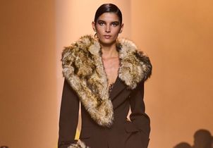 Des écharpes aux chapeaux  : la fausse fourrure réinvente nos looks d’hiver