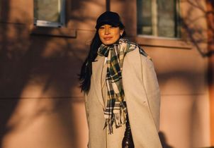 Si vous portez l’écharpe de cette façon, la Gen-Z vous trouve démodée