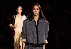 Pourquoi on voudra toutes porter un tailleur-jupe ce printemps ?