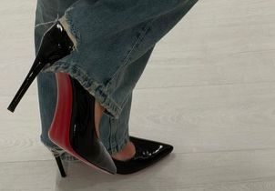 « Stuck heel » : quelle est cette tendance inattendue qui réinvente la façon de porter son jean et ses escarpins ?