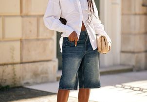 Comment adopter avec style le bermuda en jean, le basique confortable de l’été ?