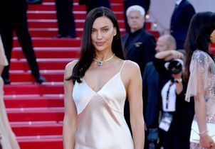 À Cannes, la slip dress s’impose comme la robe la plus désirable du tapis rouge