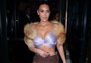 Cheveux courts et costume Gucci peint à même la peau : Kim Kardashian surprend ses fans en Une du magazine Re-Edition
