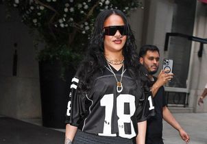 En jupe midi et maillot de foot, Rihanna relance la tendance « blokecore » juste à temps pour la Coupe du monde