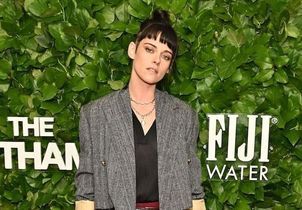 En lingerie Calvin Klein, Kristen Stewart réinvente les codes du tapis rouge façon nineties