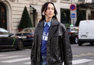 En Mango, Alexa Chung adopte la veste que l’on portera toutes ce printemps 